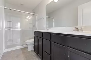 911 Charlton Ln, Naperville, IL 60563 - Photo 17