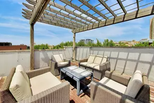 1523 W Thomas St, Chicago, IL 60642 - Photo 21