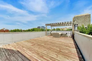 1523 W Thomas St, Chicago, IL 60642 - Photo 23