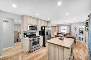 1629 Claremont Dr, Darien, IL 60561 - Photo 9