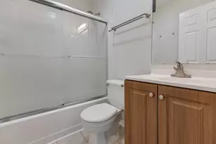 106 Gant Cir, Streamwood, IL 60107 - Photo 9