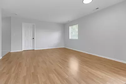 106 Gant Circle #H, Streamwood, IL 60107 - Photo 3