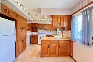 1203 4th Ave, Dixon, IL 61021 - Photo 5