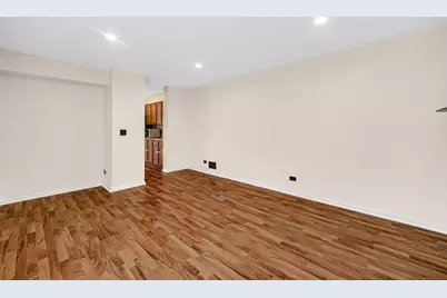 9 Redwood Court, Streamwood, IL 60107 - Photo 13