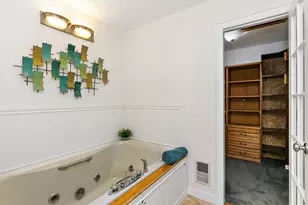 1439 Blackhawk Dr, Schaumburg, IL 60193 - Photo 25