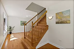 1439 Blackhawk Dr, Schaumburg, IL 60193 - Photo 5