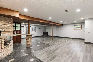 1439 Blackhawk Dr, Schaumburg, IL 60193 - Photo 27