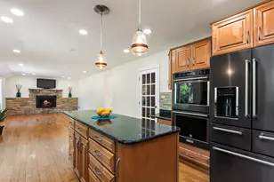 1439 Blackhawk Dr, Schaumburg, IL 60193 - Photo 13