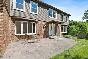 1439 Blackhawk Dr, Schaumburg, IL 60193 - Photo 3