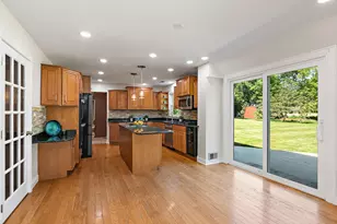 1439 Blackhawk Dr, Schaumburg, IL 60193 - Photo 9