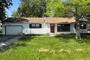 424 S 3000 W Rd, Kankakee, IL 60901 - Photo 3