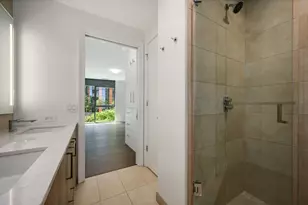 211 N Harbor Dr, Chicago, IL 60601 - Photo 29