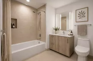 211 N Harbor Dr, Chicago, IL 60601 - Photo 25