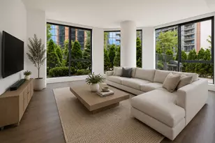 211 N Harbor Dr, Chicago, IL 60601 - Photo 13