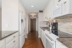 5455 N Sheridan Rd, Chicago, IL 60640 - Photo 17