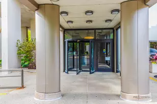 5455 N Sheridan Rd, Chicago, IL 60640 - Photo 3