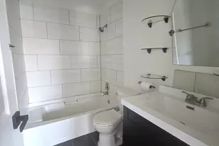 1375 Rebecca Dr, Hoffman Estates, IL 60194 - Photo 11
