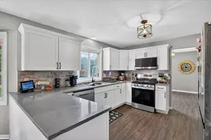 3296 N Trainer Rd, Rockford, IL 61114 - Photo 9