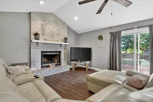 3296 N Trainer Rd, Rockford, IL 61114 - Photo 5
