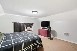 719 N Orchard Ave, Aurora, IL 60505 - Photo 17
