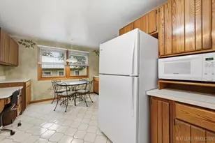 697 N Ohio St, Aurora, IL 60505 - Photo 9