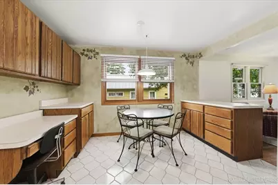 697 N Ohio Street, Aurora, IL 60505 - Photo 7