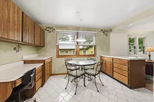 697 N Ohio St, Aurora, IL 60505 - Photo 7
