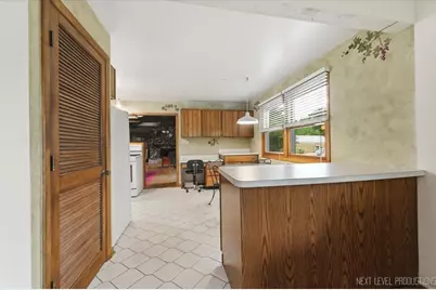 697 N Ohio Street, Aurora, IL 60505 - Photo 5