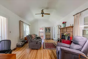 2 Dawes Pl, Bloomington, IL 61701 - Photo 11