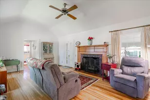 2 Dawes Pl, Bloomington, IL 61701 - Photo 7