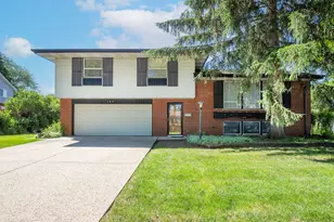 169 Leahy Cir S, Des Plaines, IL 60016 - Photo 1