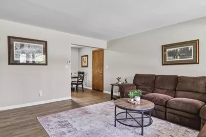 903 Mayflower Avenue, Bloomington, IL 61701 - Photo 3