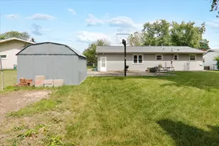 903 Mayflower Ave, Bloomington, IL 61701 - Photo 17