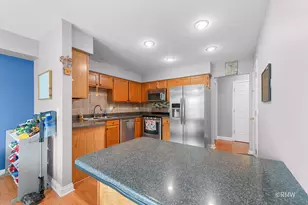 81 Kingsport Dr, South Elgin, IL 60177 - Photo 9