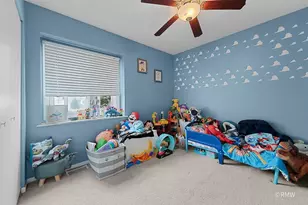 81 Kingsport Dr, South Elgin, IL 60177 - Photo 17