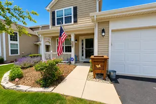 190 Norfolk Ln, Pingree Grove, IL 60140 - Photo 1