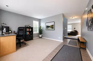 190 Norfolk Ln, Pingree Grove, IL 60140 - Photo 3