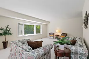 1150 Glen Ln, Hoffman Estates, IL 60169 - Photo 5
