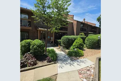 8090 Garfield Avenue #3-1, Burr Ridge, IL 60527 - Photo 3