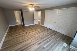 1863 Williamsburg Dr, Hoffman Estates, IL 60169 - Photo 9