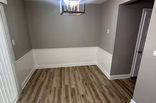 1863 Williamsburg Dr, Hoffman Estates, IL 60169 - Photo 7