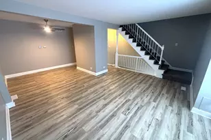 1863 Williamsburg Dr, Hoffman Estates, IL 60169 - Photo 3