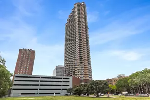 3660 N Lake Shore Dr, Chicago, IL 60613 - Photo 1