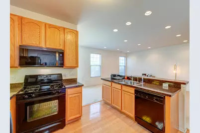 1916 Cobblestone Drive, Carpentersville, IL 60110 - Photo 5