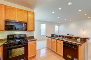 1916 Cobblestone Dr, Carpentersville, IL 60110 - Photo 5