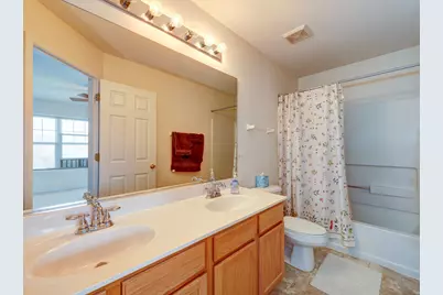 1916 Cobblestone Drive, Carpentersville, IL 60110 - Photo 13