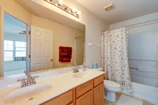1916 Cobblestone Dr, Carpentersville, IL 60110 - Photo 13