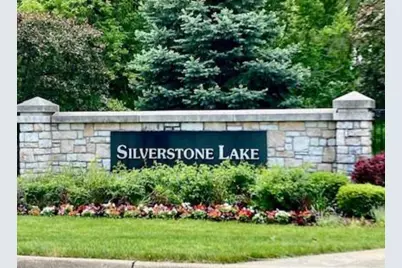 1916 Cobblestone Drive, Carpentersville, IL 60110 - Photo 23
