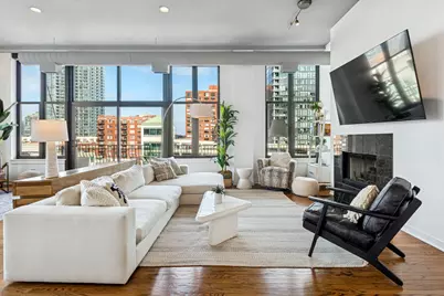 333 W Hubbard Street #801, Chicago, IL 60654 - Photo 3