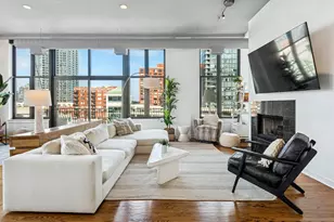 333 W Hubbard St, Chicago, IL 60654 - Photo 3